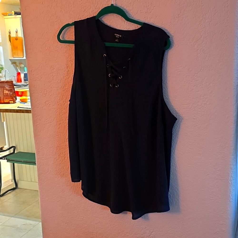 Torrid Harper Sleeveless Pullover Blouse – Peacoat | Size 1 (14/16) - Picture 3 of 7